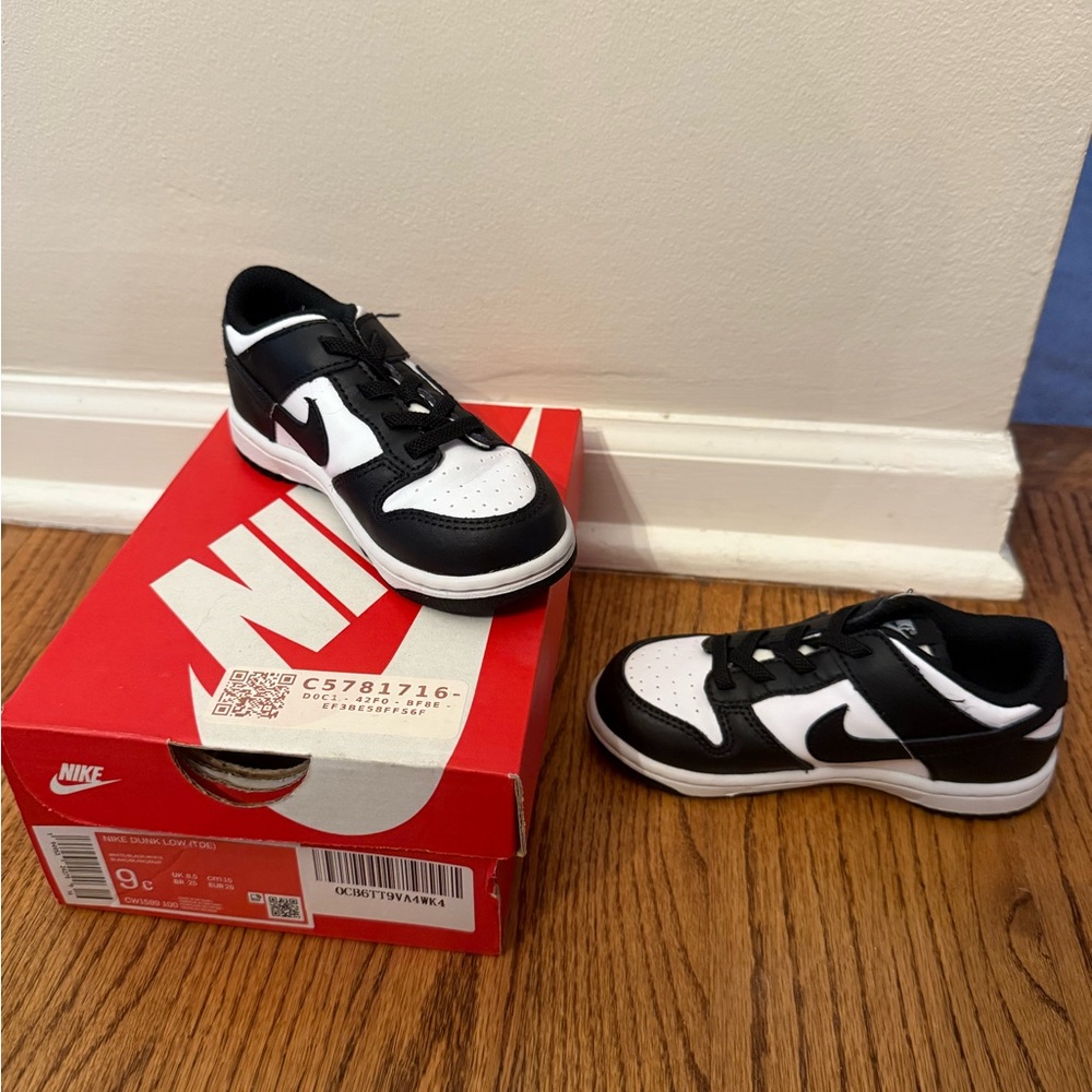 Nike Black and White Retro-Inspired Sneakers